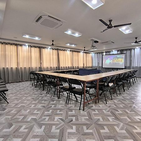 Hotel Peaceland Lumbini Esterno foto