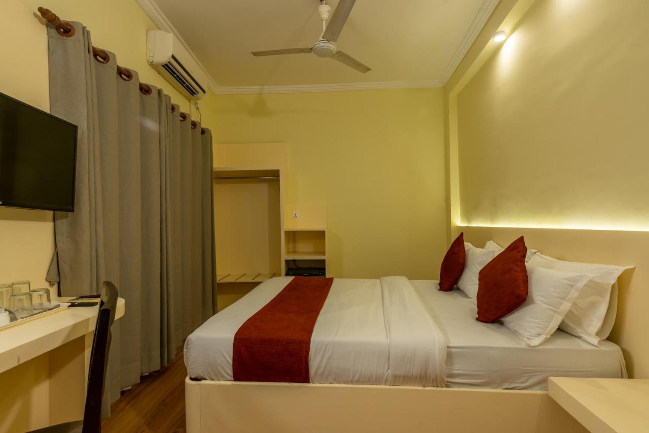 Hotel Peaceland Lumbini Esterno foto