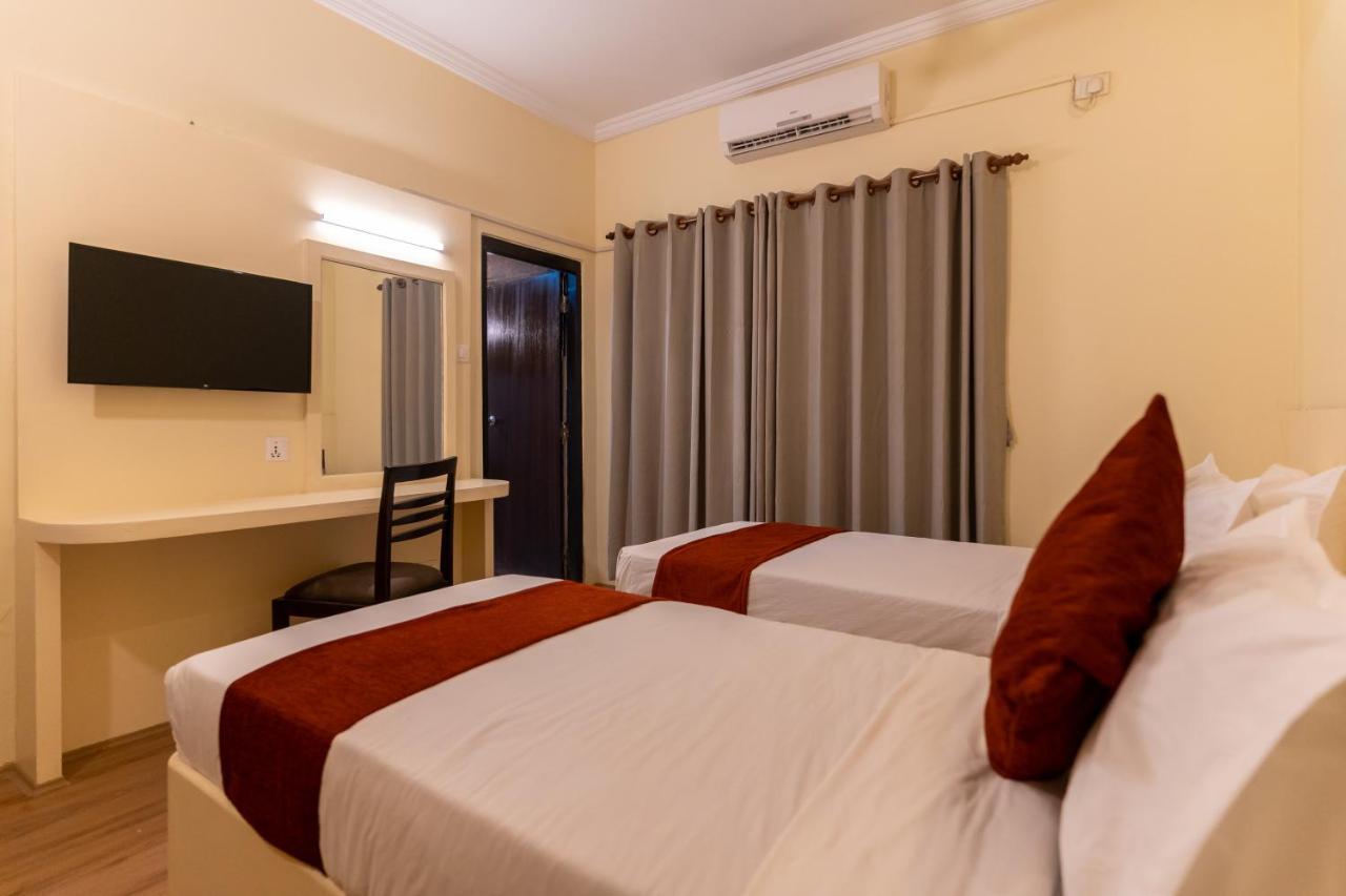 Hotel Peaceland Lumbini Esterno foto