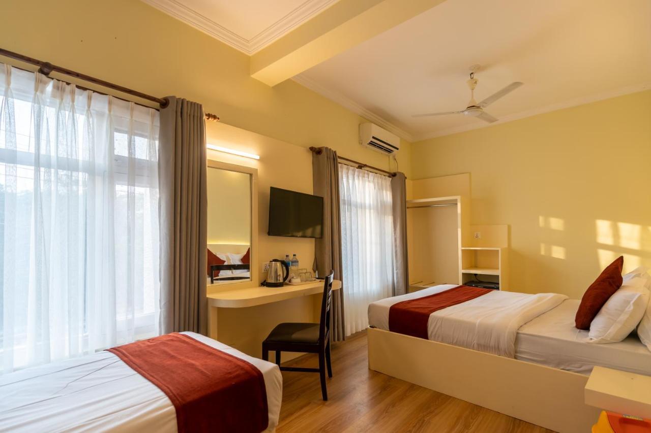 Hotel Peaceland Lumbini Esterno foto