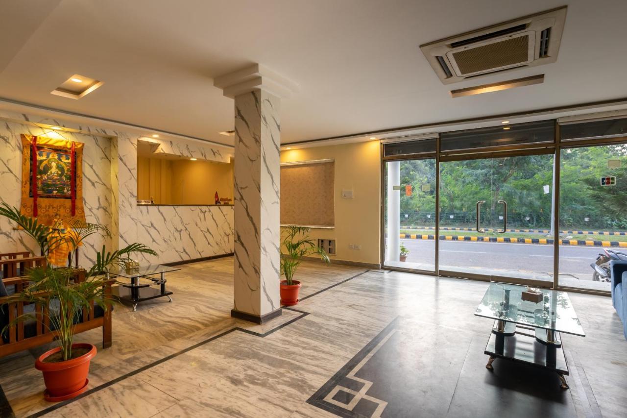 Hotel Peaceland Lumbini Esterno foto